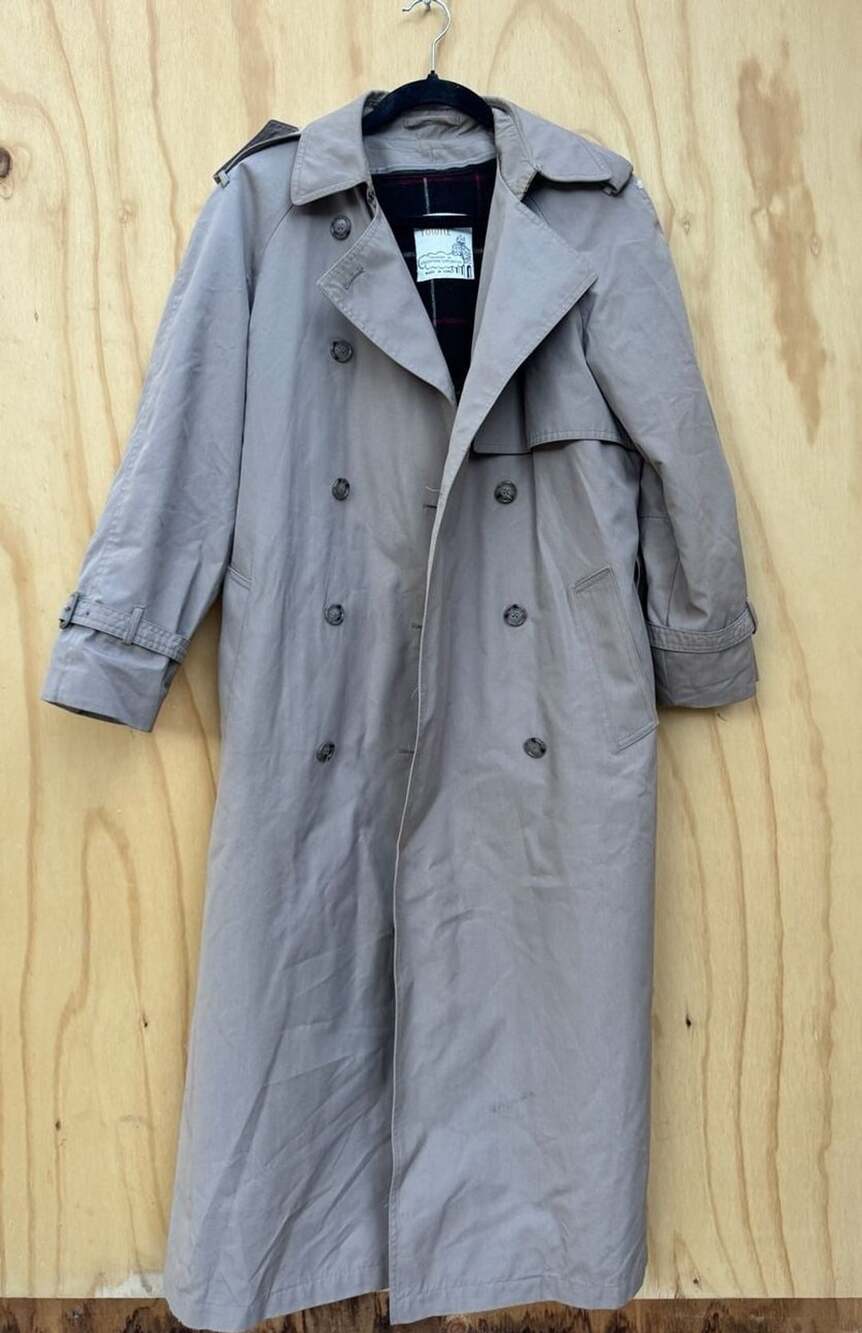 London Towne Trench Coat Size 10 Reg Tan Plaid Lined